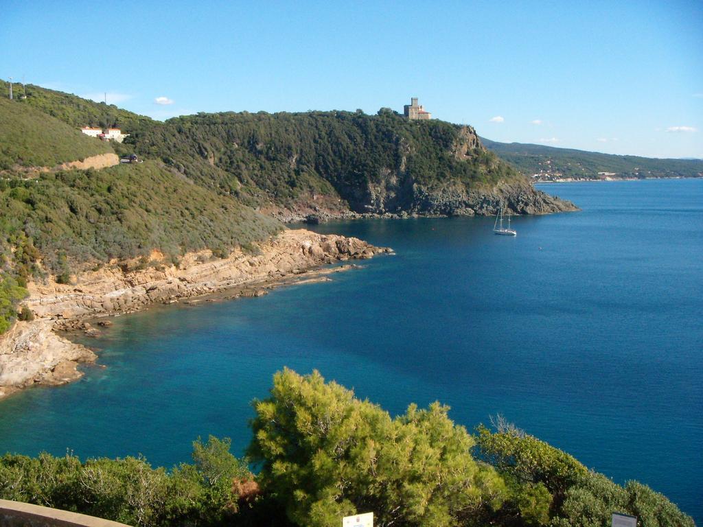 La Finestra Sul Mare B&B Livorno Exteriör bild