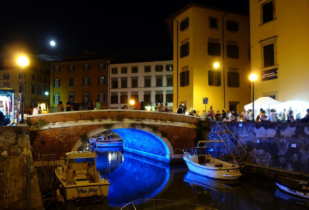 La Finestra Sul Mare B&B Livorno Exteriör bild
