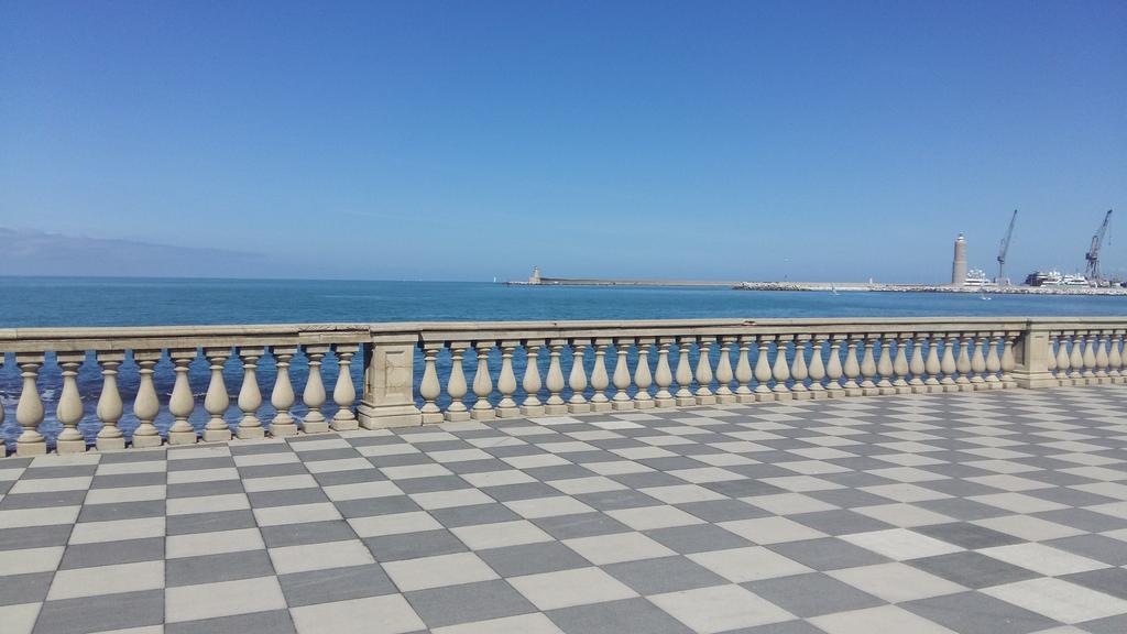 La Finestra Sul Mare B&B Livorno Exteriör bild